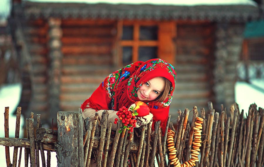 Sexy girl Women in Slavic costumes in Moradabad