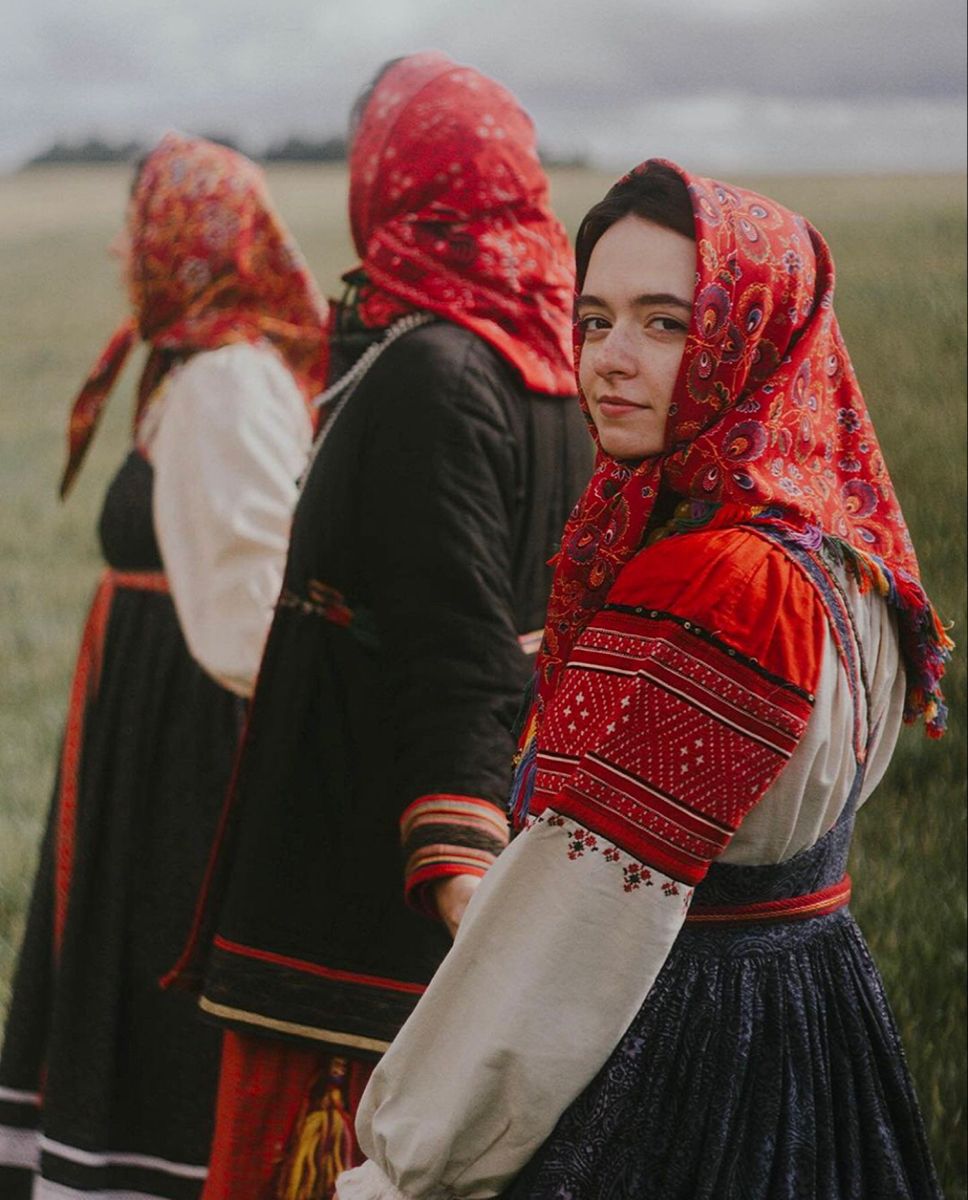 Women in Slavic costumes in Moradabad