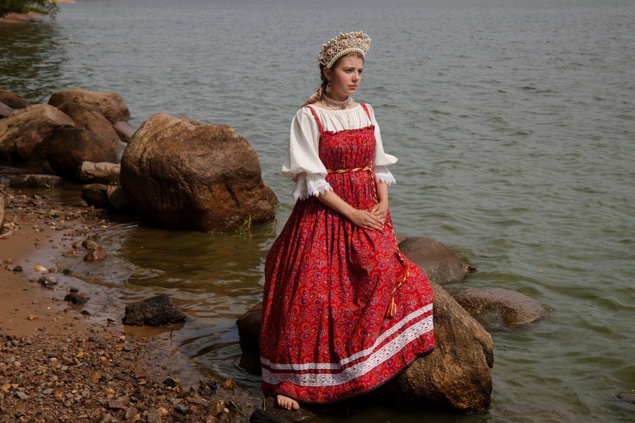 Women in Slavic costumes in Moradabad