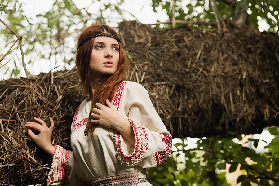 Women in Slavic costumes in Moradabad